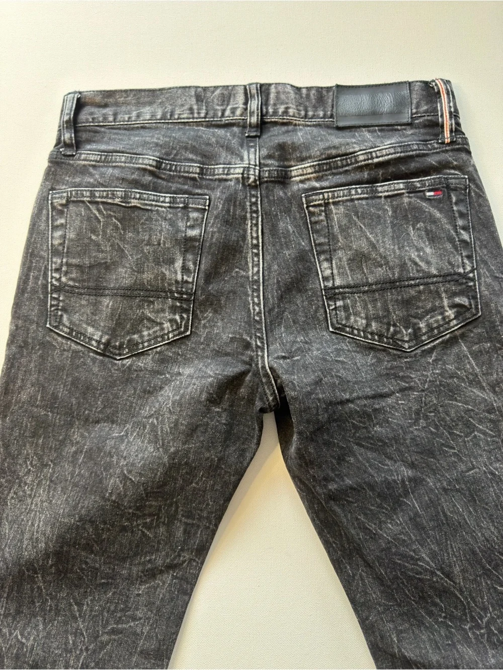 EUC Men's Tommy Hilfiger Slim Black Washed Jeans Size 31/32